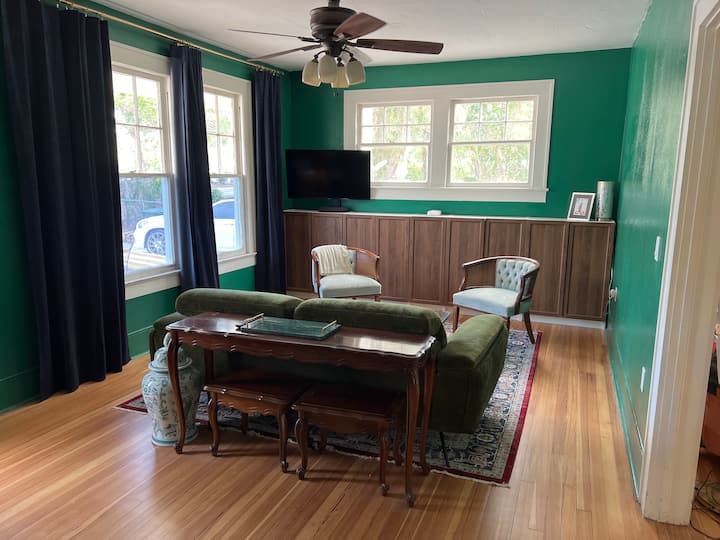 Charming Vintage Gem In Sarasota - Sarasota, FL