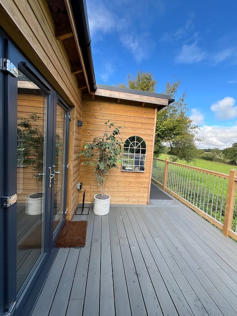 Cabin in a beautiful Dorset village