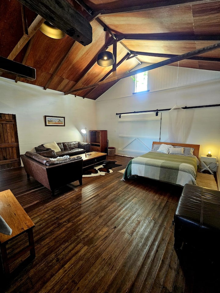 Barn On The Burnett, Dog & Family Friendly - Mundubbera