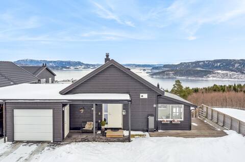 Detached house with beautiful views