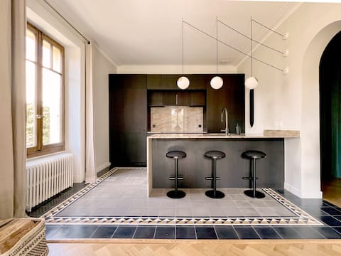 Stunning house - Tram 17 - Close to train station - Parking