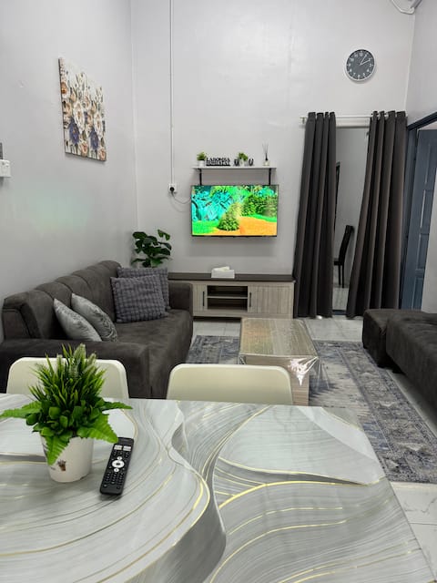 Labomba Homestay @ Ara Cozy Home