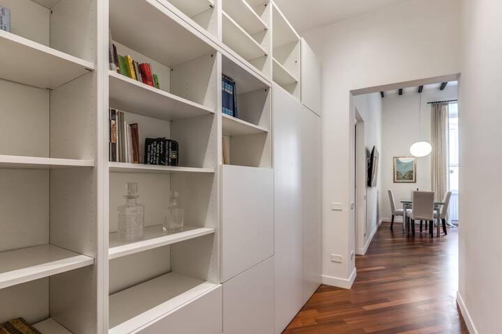 Collegio Romano Luxury Appartament by MEG gallery image 2