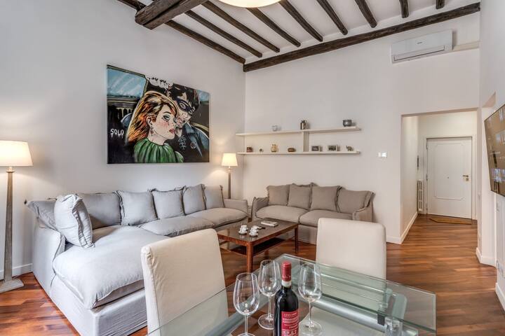 Collegio Romano Luxury Appartament by MEG gallery image 4