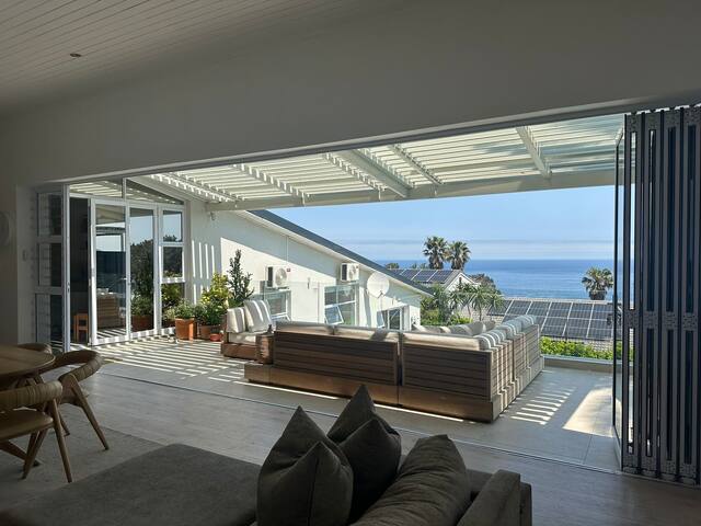Camps Bay family home with sea views gallery image 5