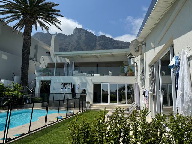 Camps Bay family home with sea views gallery image 4