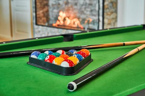 Villa Estelle in the heart of the Hautes-Jacuzzi + pool table