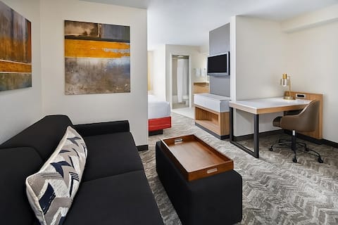 Top performing Airbnb: Airport Convenience & Downtown Appeal + Breakfast in Golfcrest / Bellfort / Reveille