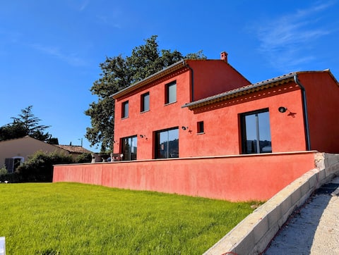 Quiet villa with amazing view