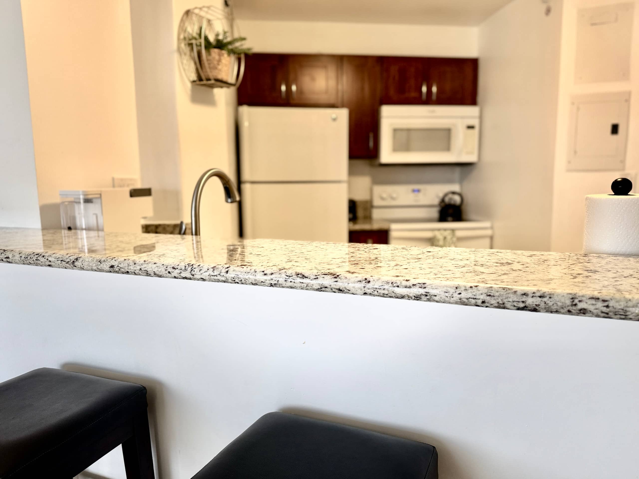 Honolulu Ocean View Abode w/ Parking, AC & Laundry - Image 10