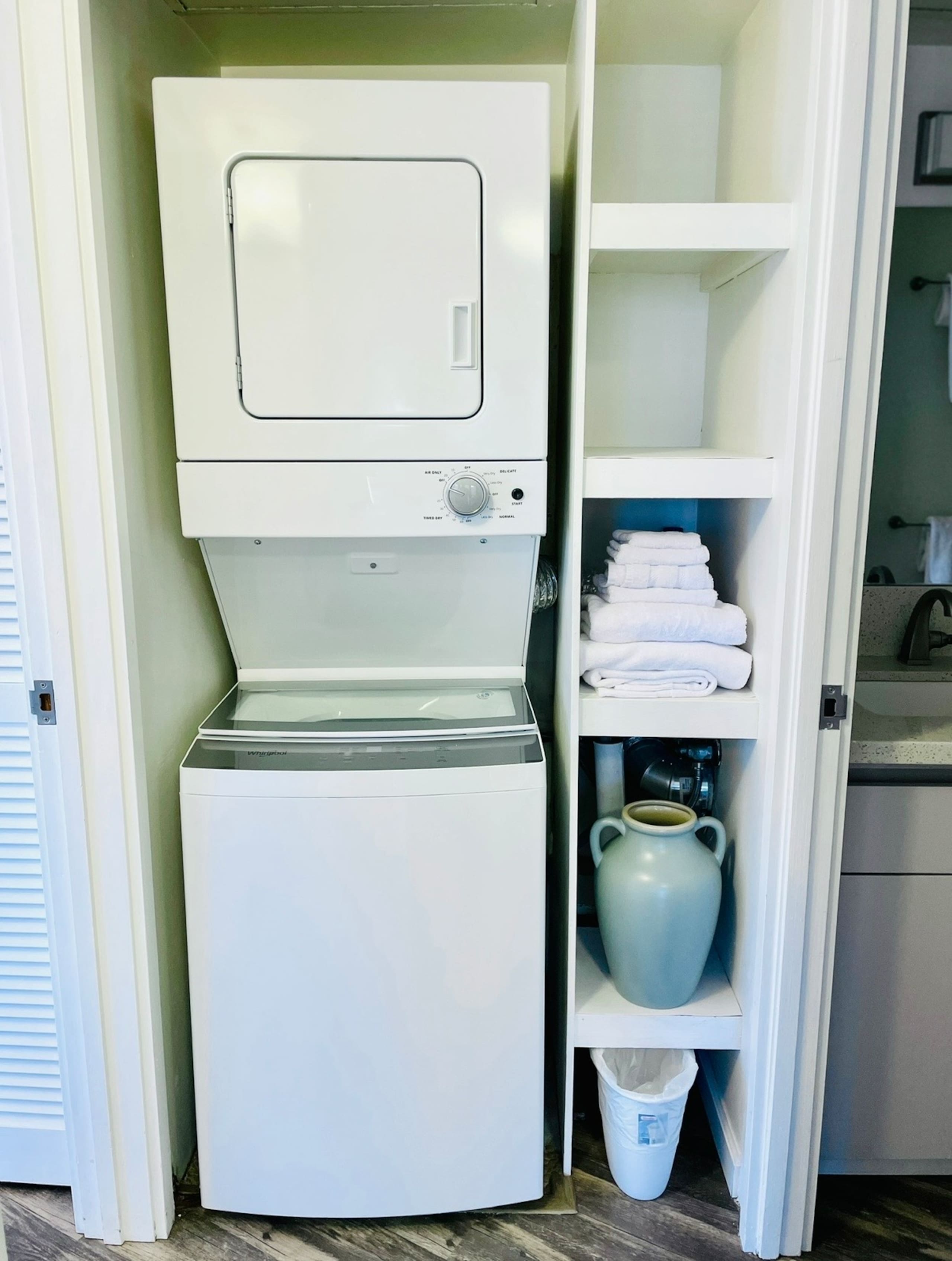 Honolulu Ocean View Abode w/ Parking, AC & Laundry - Image 21