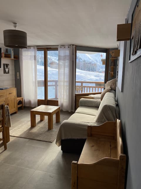 Popular Airbnb listing: Beautiful apartment 6/7 people, at the foot of the slopes, Les Deux Alpes in Les Deux Alpes