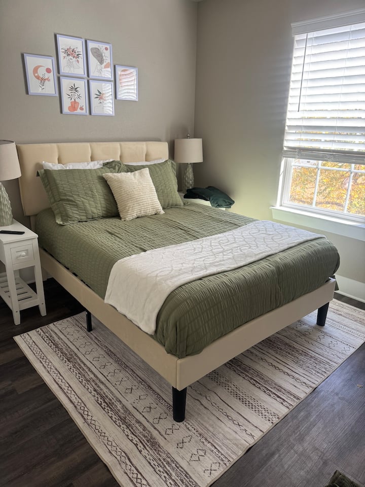 Midtown Pedal Pad-minutes To Trails & Downtown!