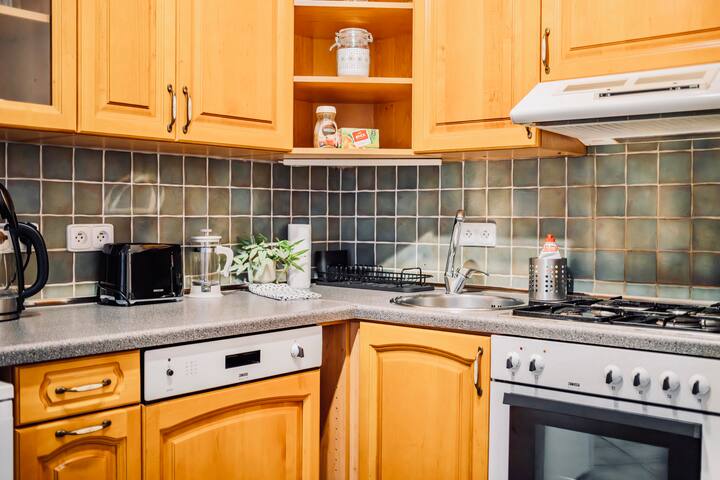 4BR + 2 BATH * 200sqm – 200m to Wenceslas Square gallery image 4