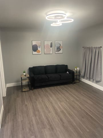 Modern Comfort in Prime Location – 4BR Gem! gallery image 3