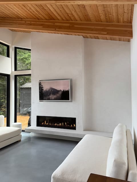 LAKE and CEDAR— Luxury Escape at Lake Sutherland