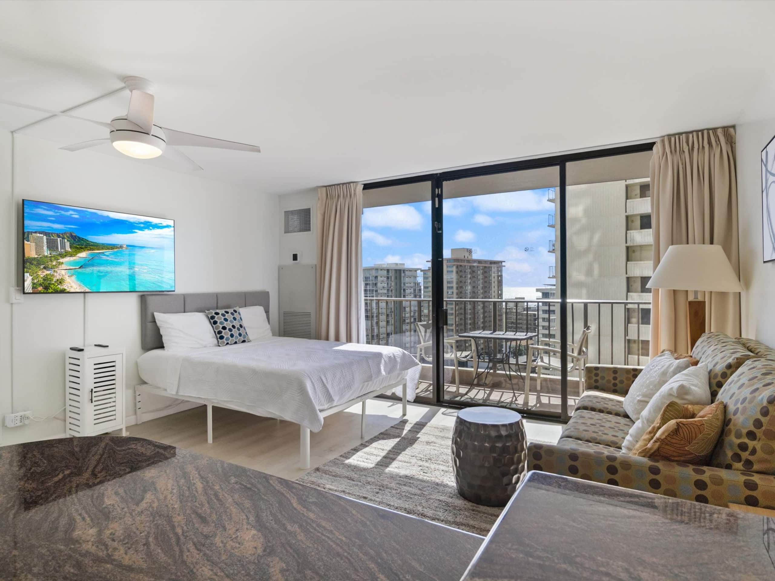 Waikiki Oceanview Condo Pool/Gym/Parking -Sleeps 6 - Image 13