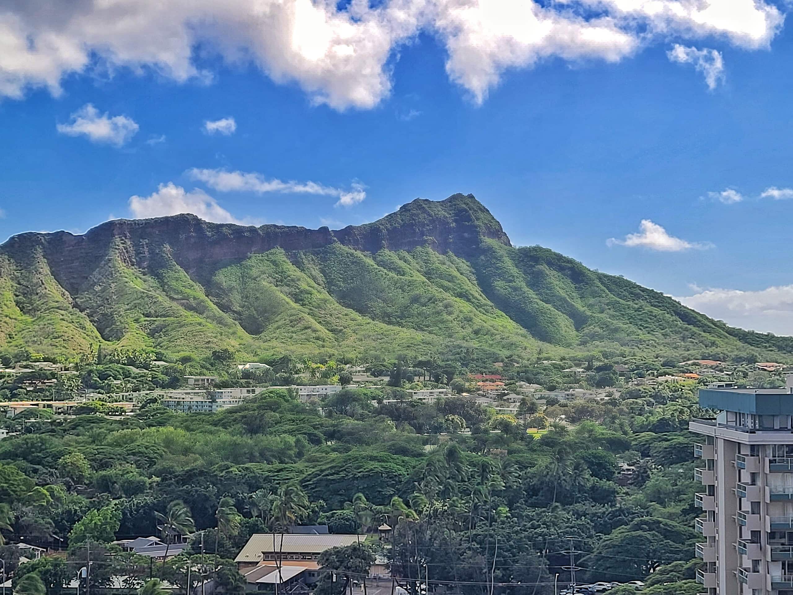 Waikiki Oceanview Condo Pool/Gym/Parking -Sleeps 6 - Image 4