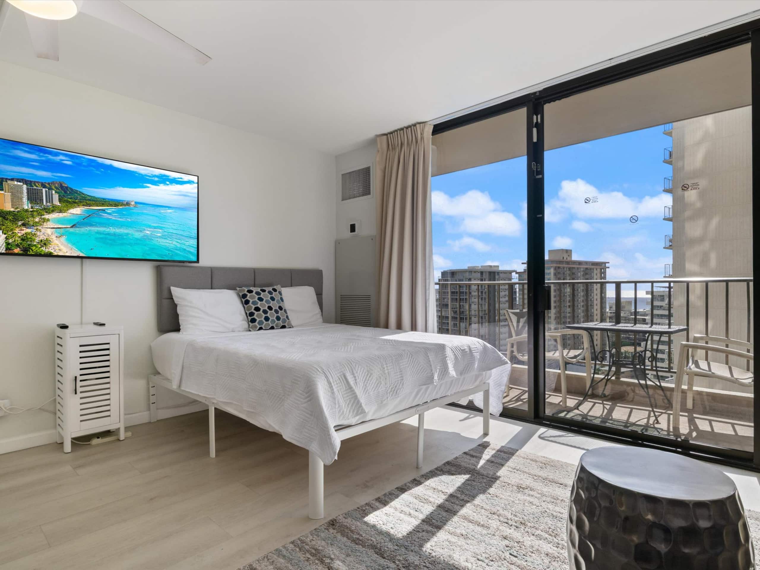 Waikiki Oceanview Condo Pool/Gym/Parking -Sleeps 6 - Image 5