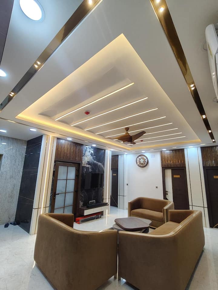5bhk Flat Near Salt Lake Pnb - Kolkata