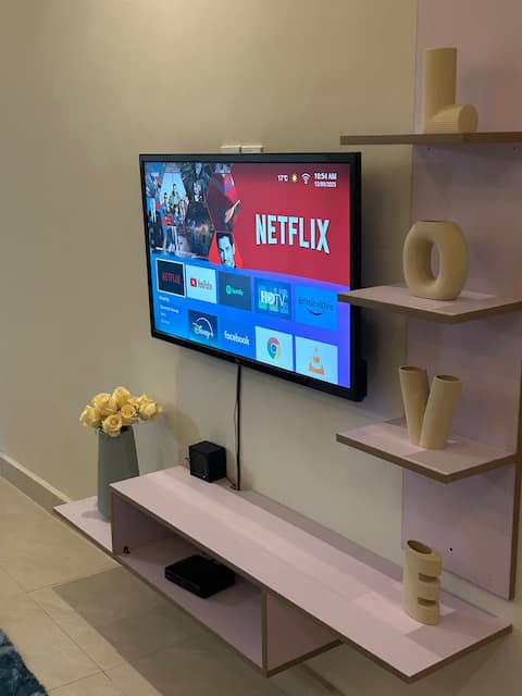 2 bedrooms. 4guests. Starlink WiFi. DSTV. Netflix