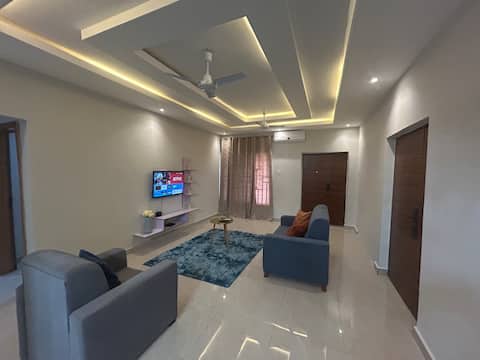 2 bedrooms. 4guests. Starlink WiFi. DSTV. Netflix