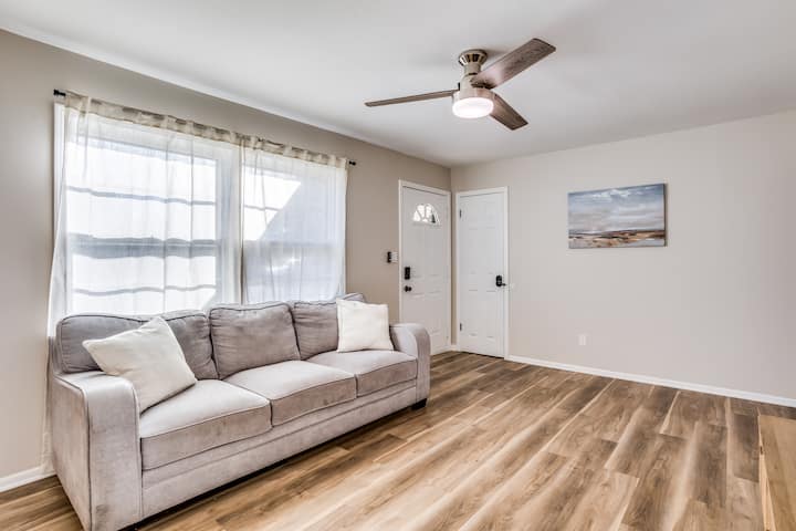 Quiet Derby Retreat | 3br | Sleeps 6 | Fast Wifi - Derby, KS