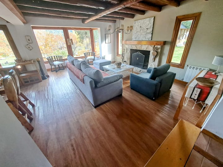 Zéfiro
Casa Del Lago
Playa De Los ÁLamos - San Carlos de Bariloche