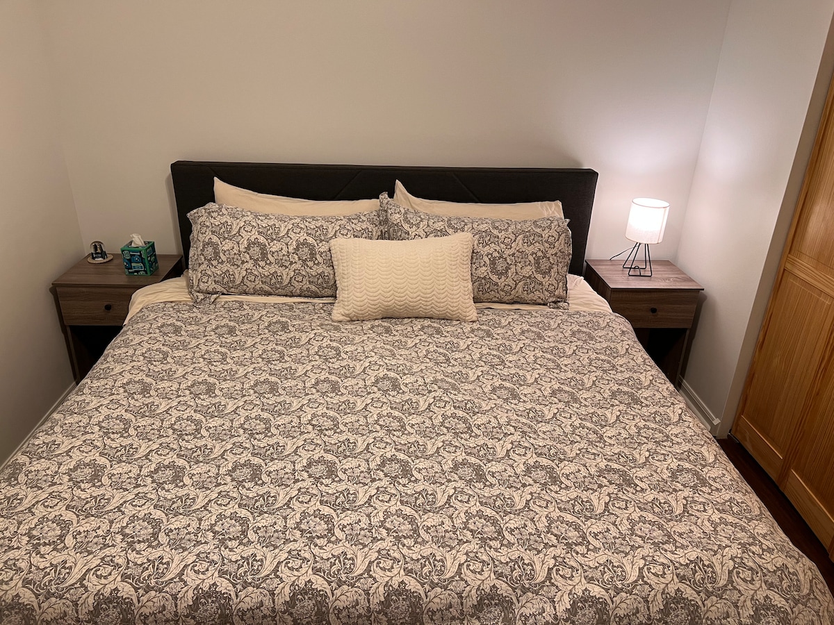 Супер удобен брачен кревет (широк 150-179 см) и во оваа соба! Да... Нудиме два брачни кревета во овој објект