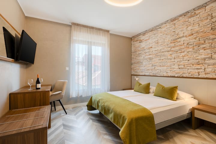 Standard Double Room - Pula