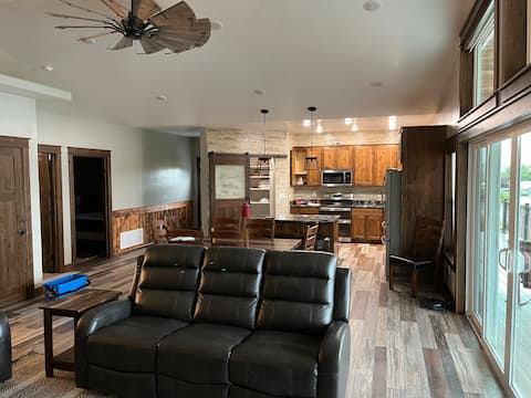 Top Airbnb: Fox Run Lake House in Polson