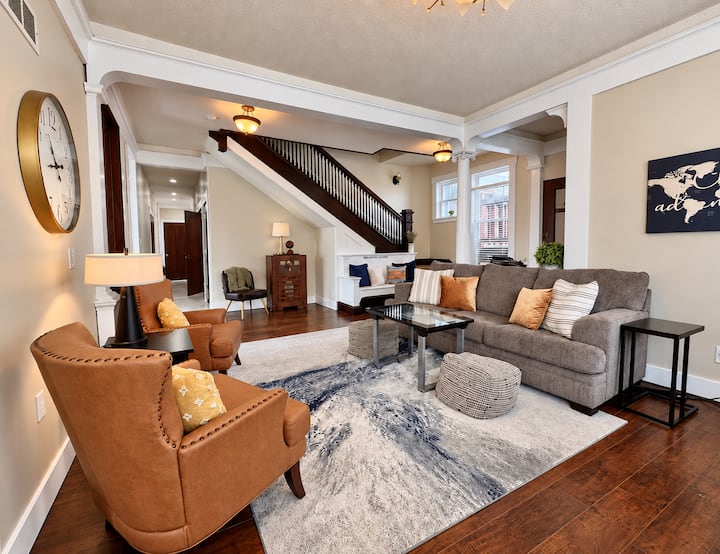 5BR Designer Home • Game Room • Central Location!