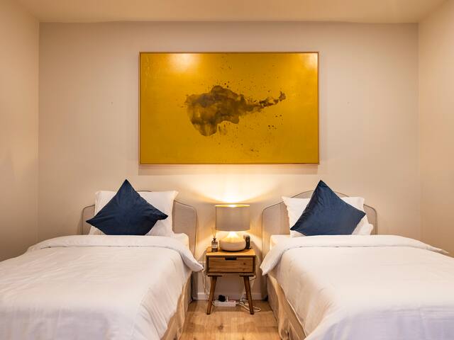 ALEXA Spacious Design Apart 5-10 Ppl/Parking/Wifi gallery image 5