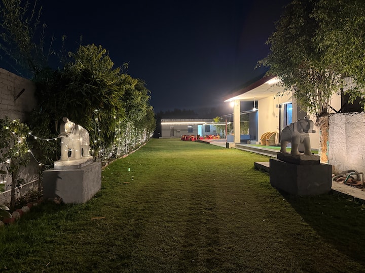 4 Bhk Farm House - 매니저