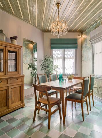 Historical Corner House-Stay in Most Famous Street gallery image 4