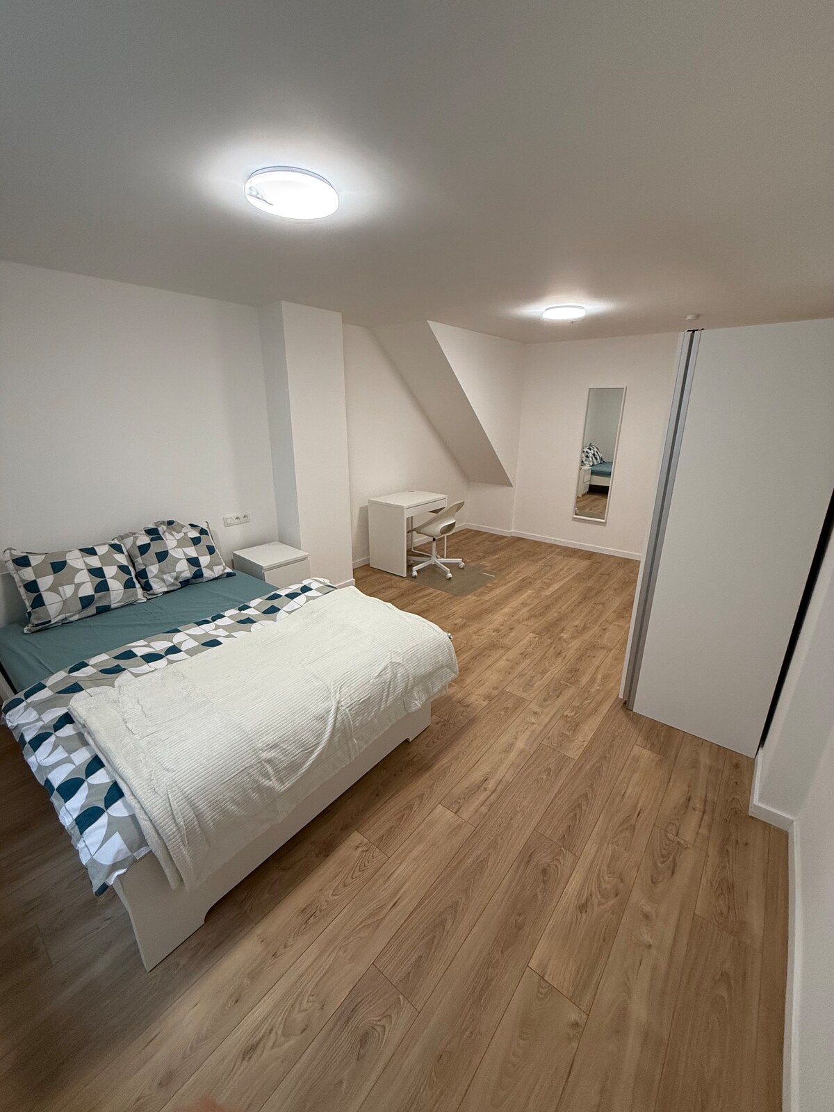 غرفة النوم 2