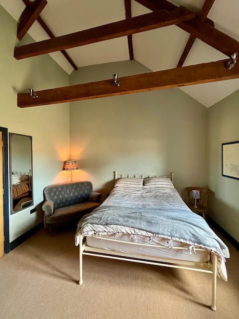 Popular Airbnb listing: Skyworks Barn in Brancaster