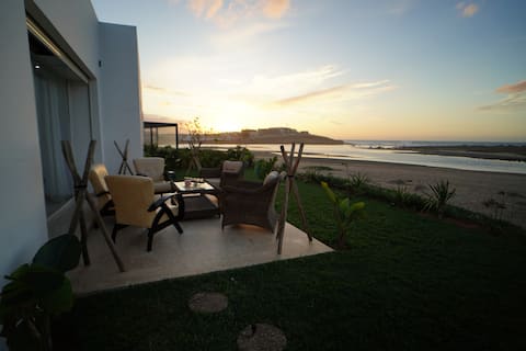 Cozy Oceanfront Villa Val d'Or Beach, Rabat