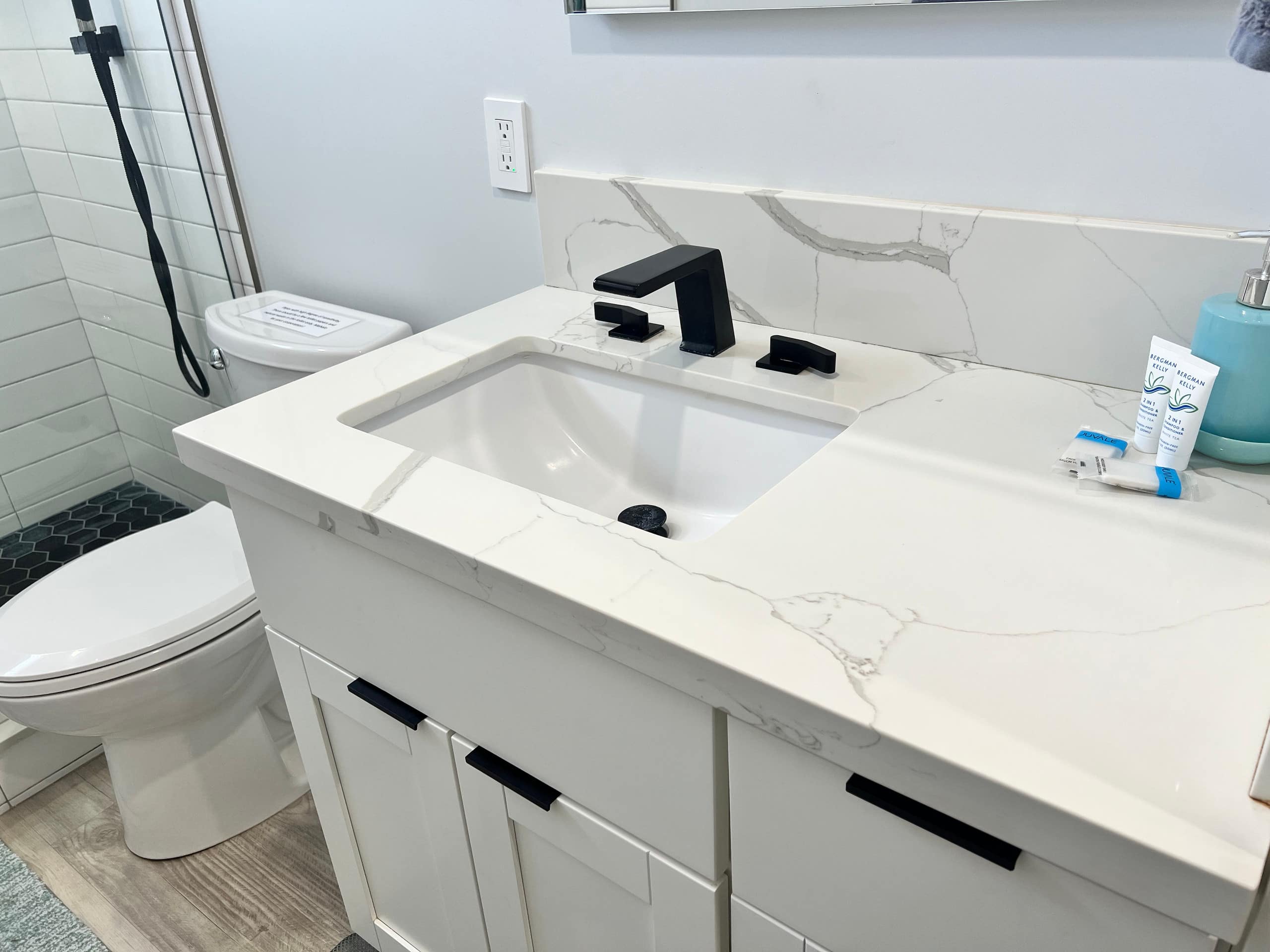 Kalama Terrace Renovated Retreat, AC! - Image 16