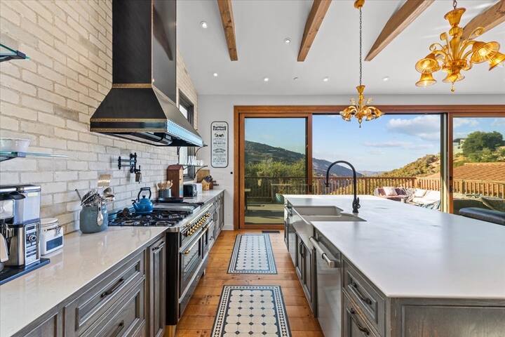 Magical Topanga Estate gallery image 2