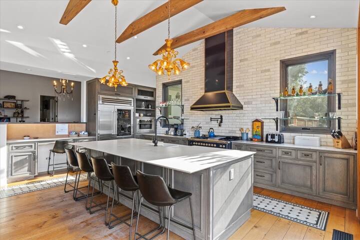 Magical Topanga Estate gallery image 5