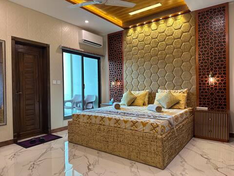 Exquisite Luxe 2 Bedroom Condo Close to GIGA MALL