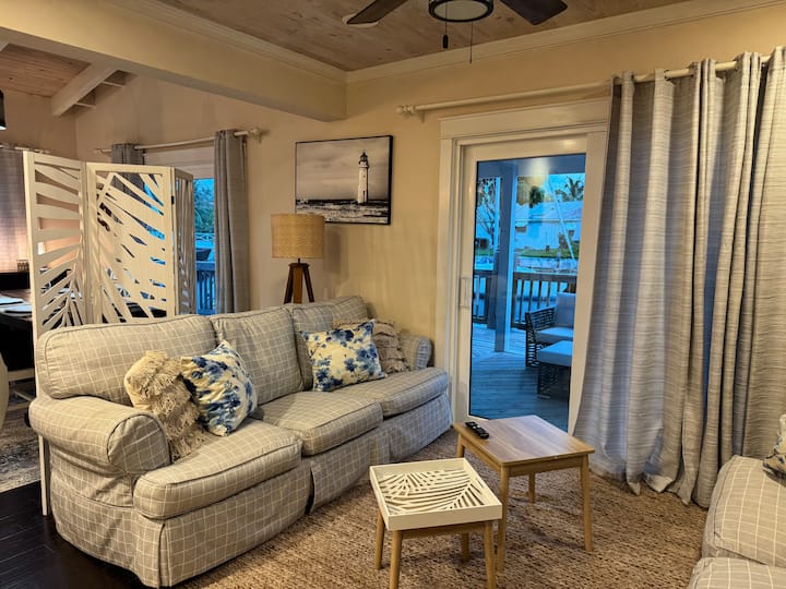 Waterfront 3 Bed 2 Bath Home Minutes From Beach - Nassau