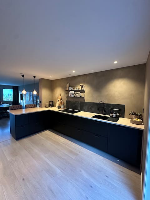 Large single-family home sleeps 8