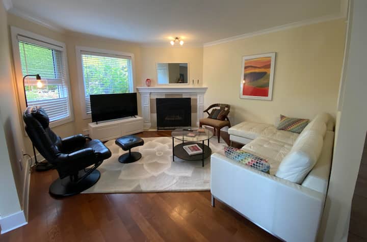 3 Bedrm Duplex Near Seabus & Lonsdale - North Vancouver