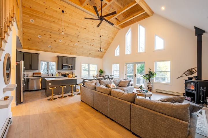 Close To Mountain!hot Tubs|saunas|movie Room|relax - Rutland, VT