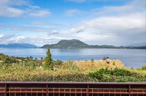 Cabin in idyllic Sveinavik - access to the sea