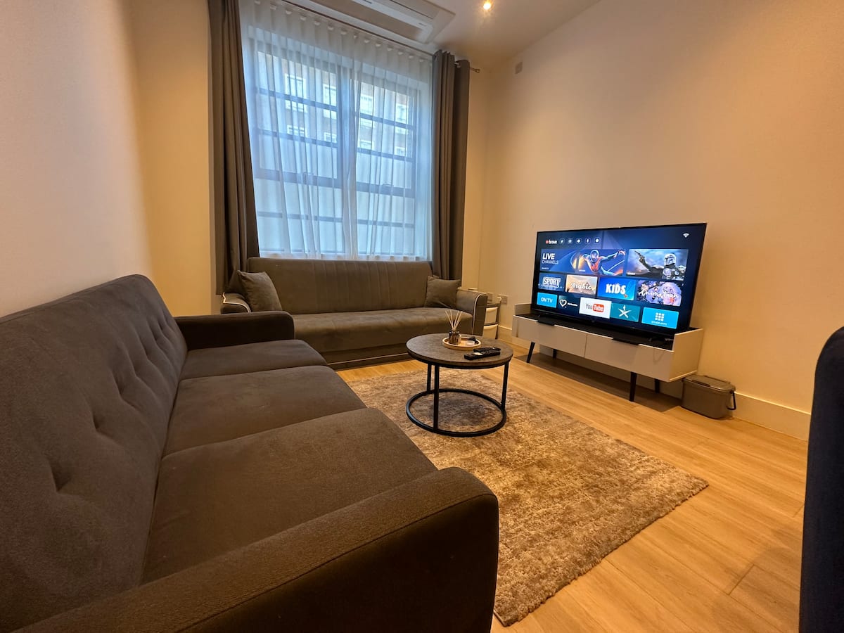 Luxury Spacious Apartment · Edgware Road - 3