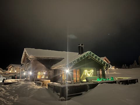 Branäsberget | Ski in/out | 10 Sleep | 2 Baths | HotTub