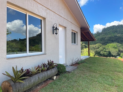 Villa Refúgio do Valle with Spa Pool